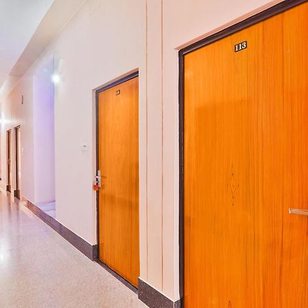 Fabhotel Shree Venkatesh Nileyam Ayodhya Bagian luar foto