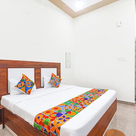 Fabhotel Shree Venkatesh Nileyam Ayodhya Bagian luar foto