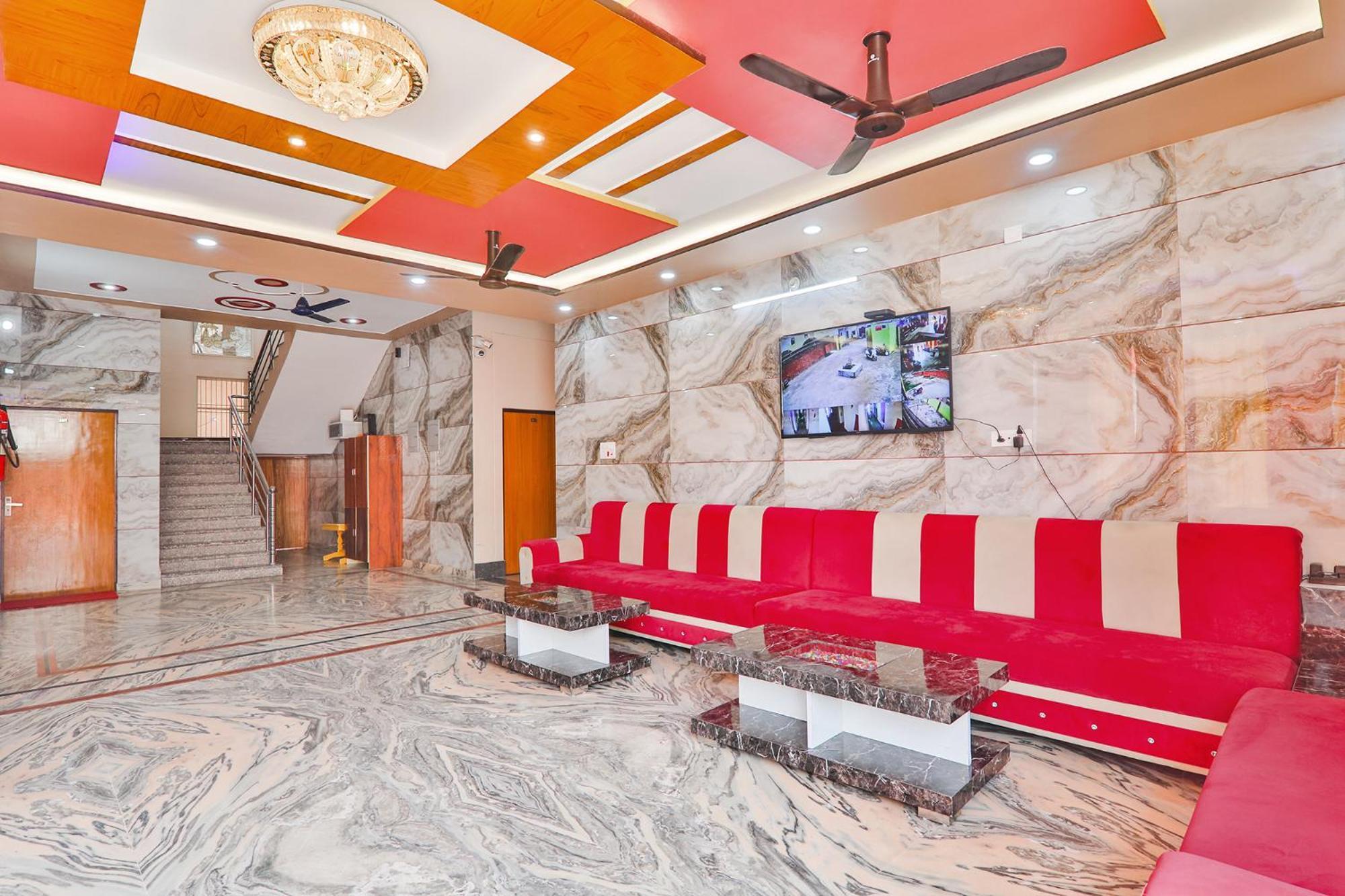 Fabhotel Shree Venkatesh Nileyam Ayodhya Bagian luar foto