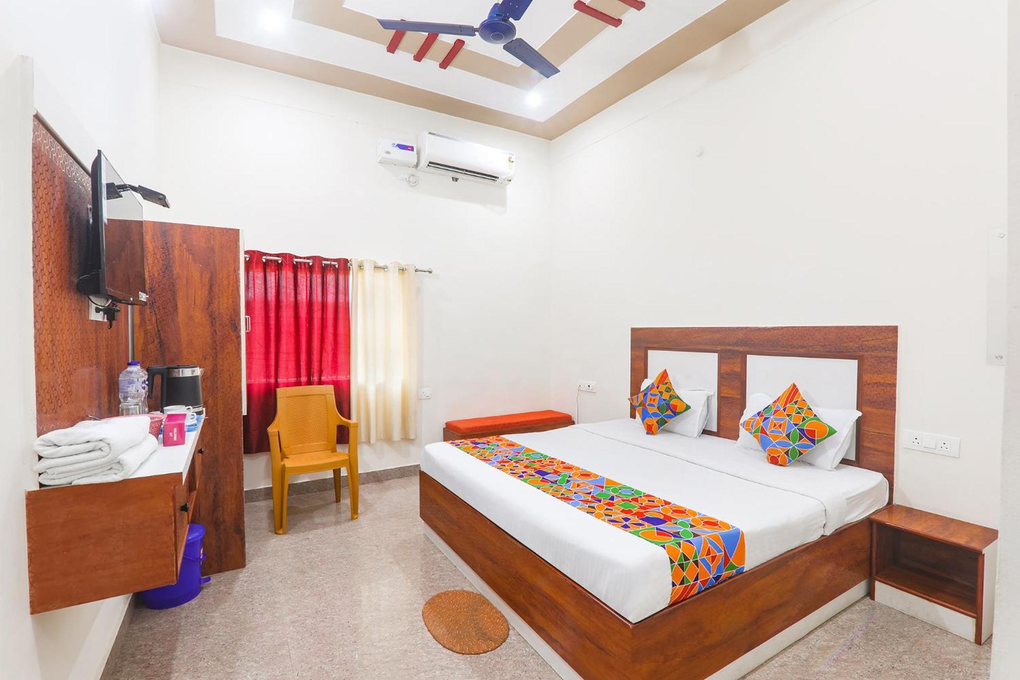Fabhotel Shree Venkatesh Nileyam Ayodhya Bagian luar foto