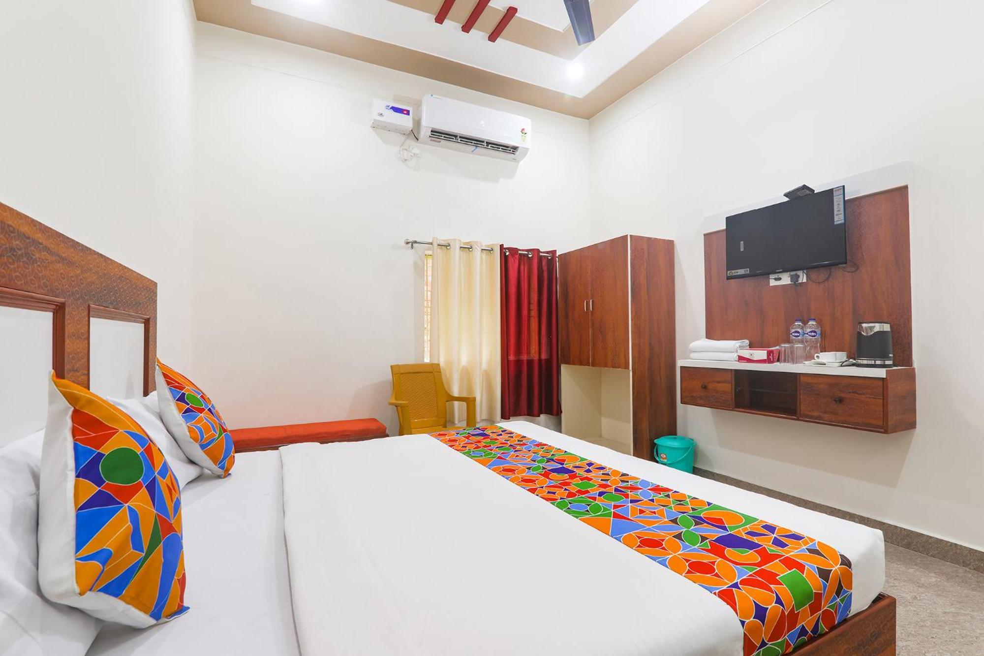 Fabhotel Shree Venkatesh Nileyam Ayodhya Bagian luar foto