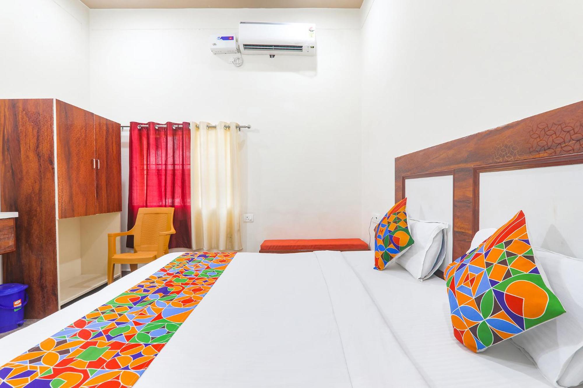 Fabhotel Shree Venkatesh Nileyam Ayodhya Bagian luar foto